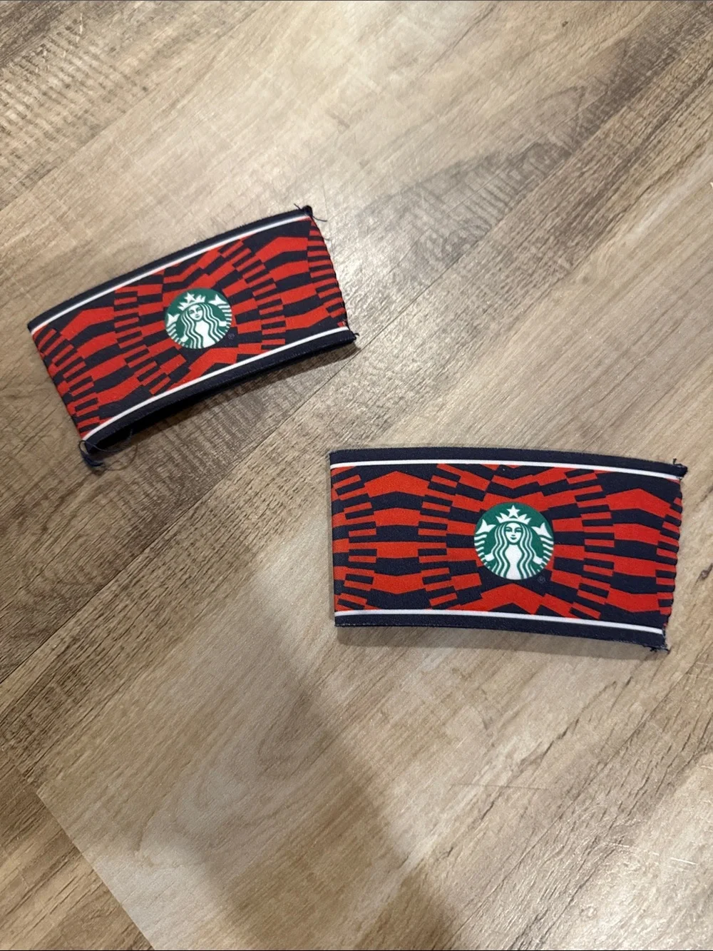Starbucks pair can